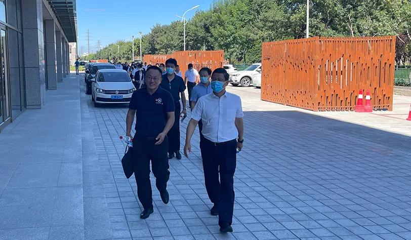 首都高校专家学者和挂职干部莅临行旅国际“政企服务数字科技实验室” 参观调研