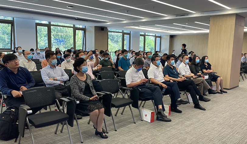 首都高校专家学者和挂职干部莅临行旅国际“政企服务数字科技实验室” 参观调研